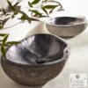 Πέτρινος νιπτήρας μπάνιου RIVERSTONE Ø50–60 FOSSIL, με φυσική εξωτερική υφή και λεία εσωτερική επιφάνεια. Natural stone countertop washbasin RIVERSTONE Ø50–60cm by FOSSIL, handcrafted from river rock, raw exterior, polished interior
